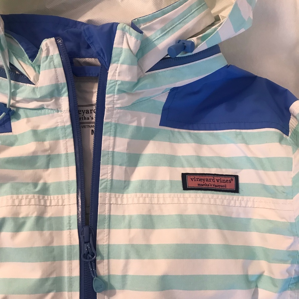 VIneyard Vines Size Medium Rain Jacket
